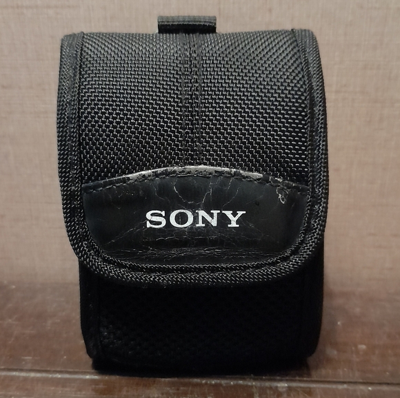 Sony Cybershot DSC-T300 10.1MP Digital Camera, Case, Battery, and Charger - Picture 5 of 16